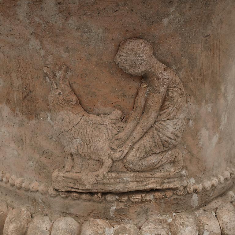 TRÄDGÅRDSURNOR, ett par, stengods, 1900-tal.