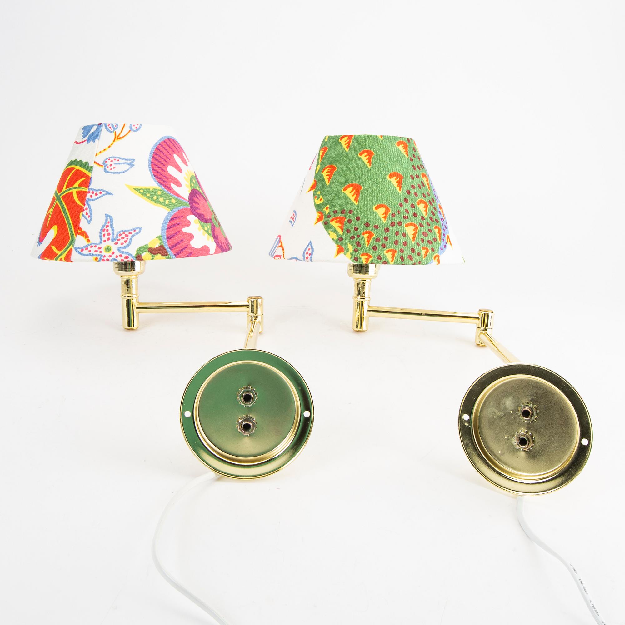 A pair of wall lamps, late 20th century.