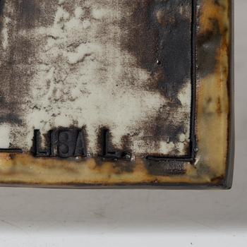 Lisa Larson, väggrelief samt vas, Gustavsberg.