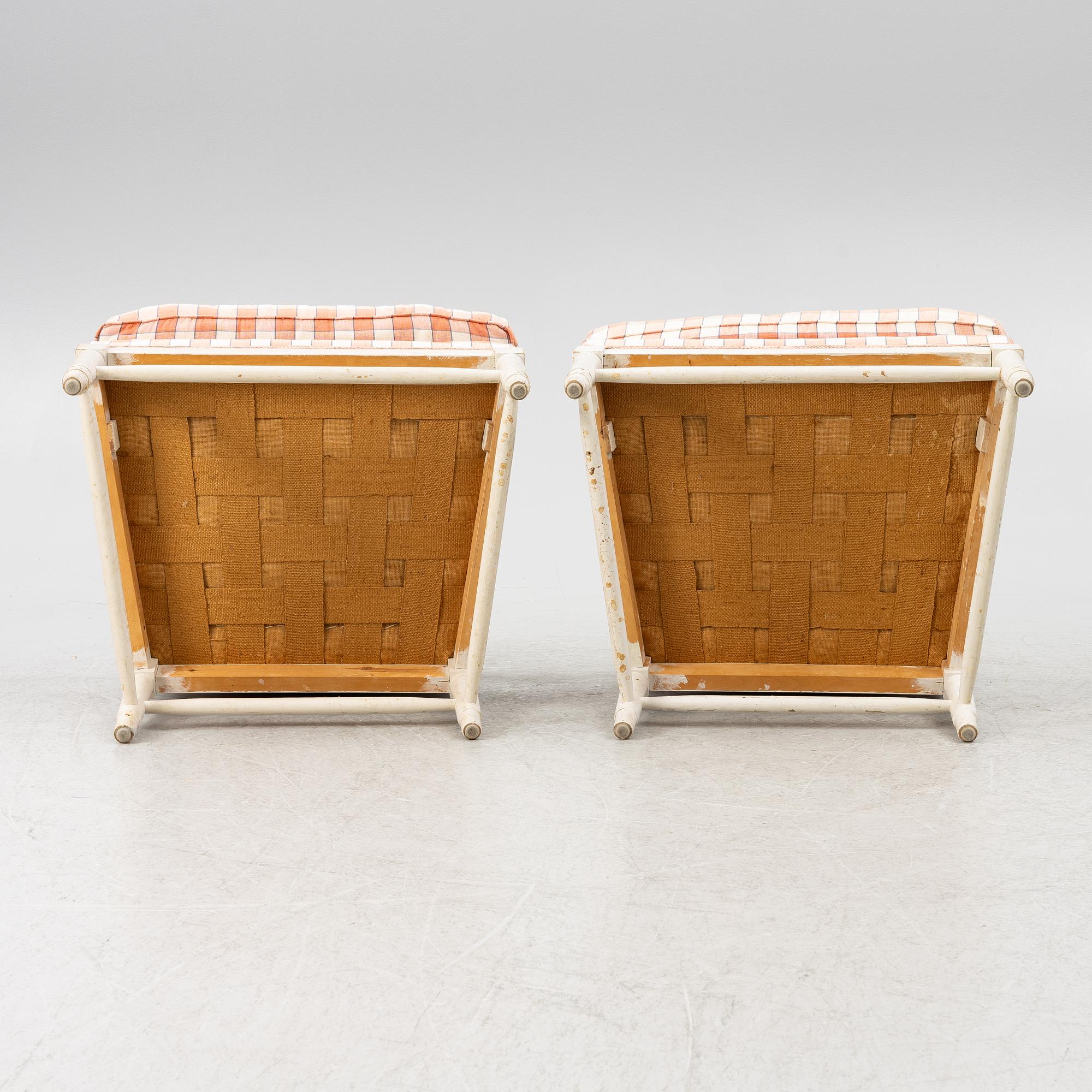 Karmstolar, ett par, gustaviansk stil, sk Gripsholmsfåtöljer. 1900-tal.