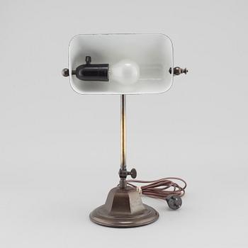 A desk lamp, first half of the 20th century.