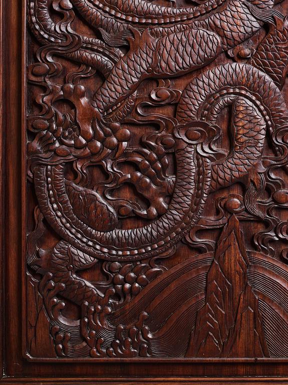 A large Imperial Hongmu compound cabinet, Qingdynasty, 19th century.