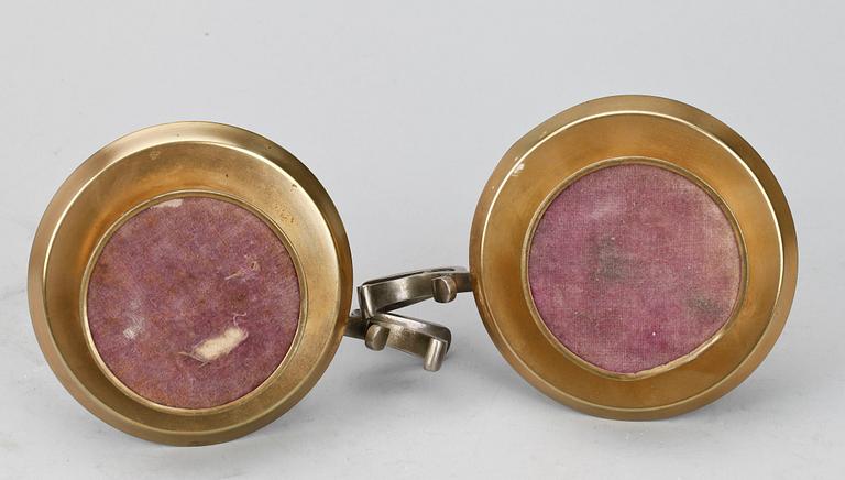 NATTJUSSTAKAR, ett par, samt, VAS, mässing, 1800/1900-tal.