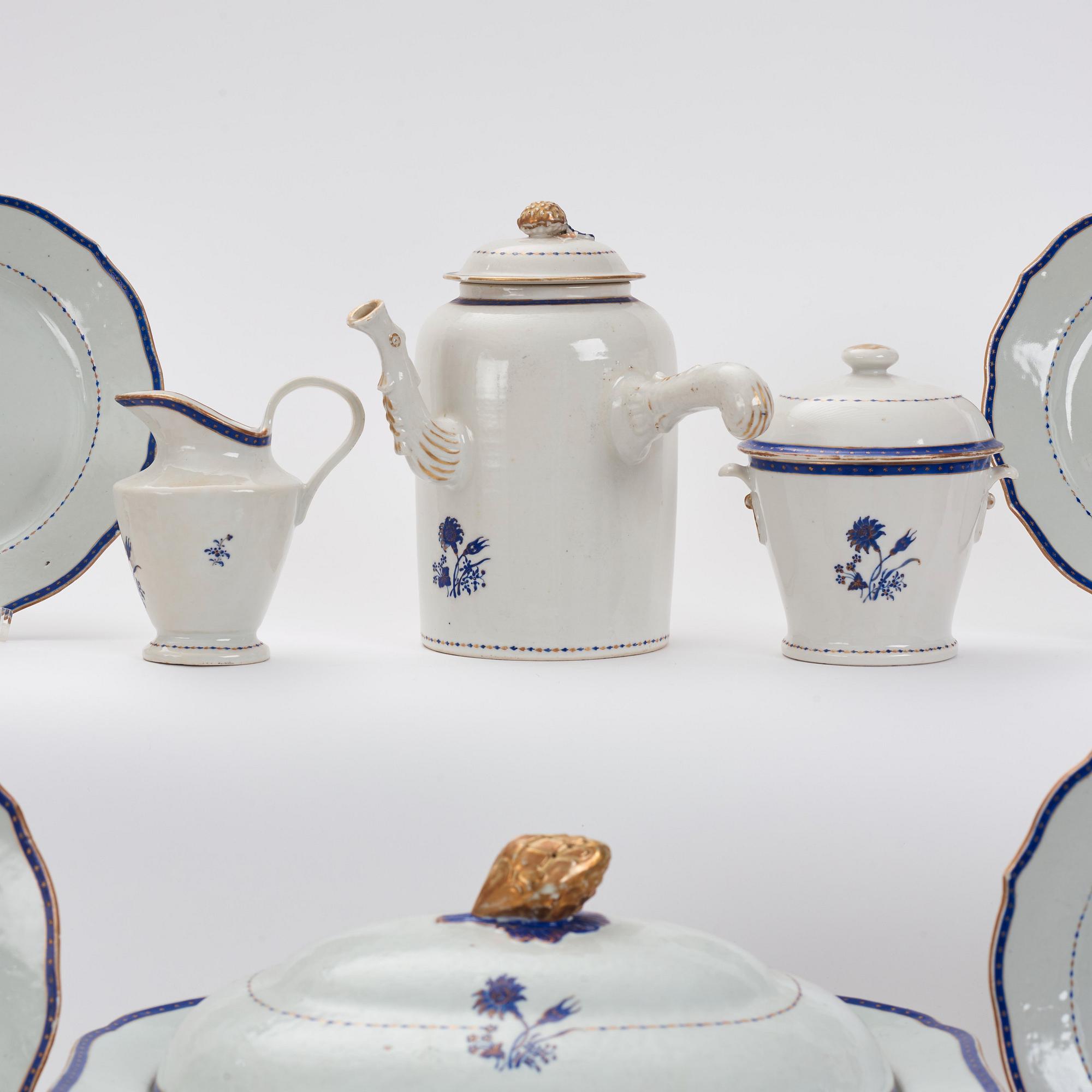Servis, 27 delar, kompaniporslin. Qingdynastin, Jiaqing (1796-1820).