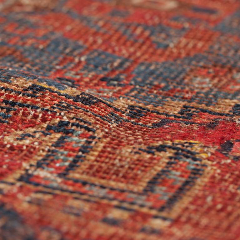 MATTA, orientalisk, antik. Ca 357 x 196 cm.