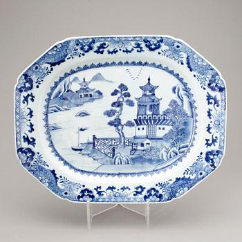 STEKFAT, porslin, Kina, Qianlong (1736-95).