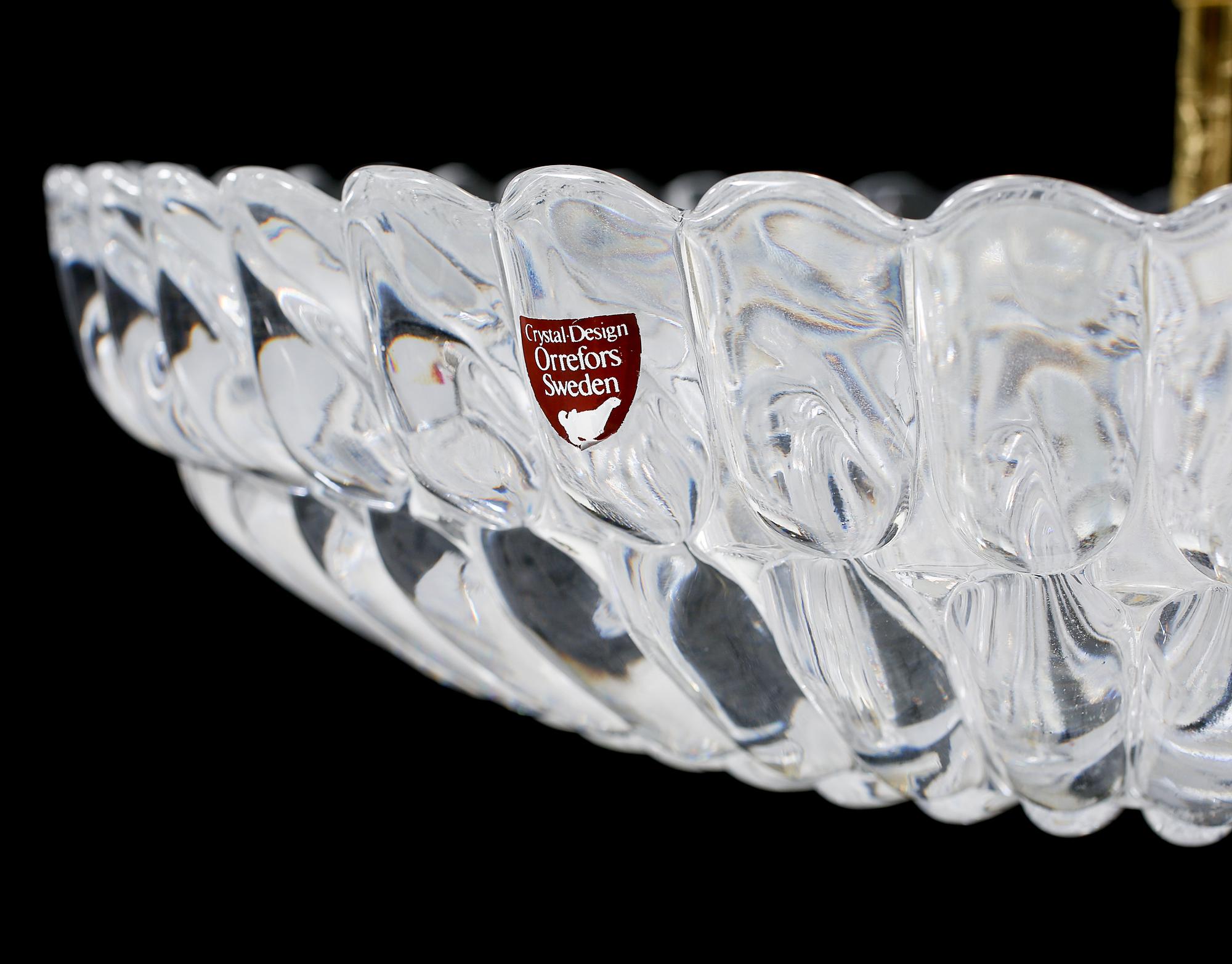 TAKLAMPA, Carl Fagerlund, Orrefors, omkring 1900-talets mitt. Diameter 40 cm.