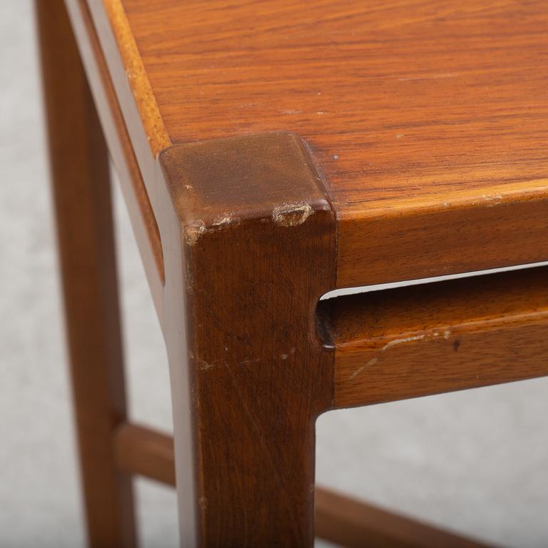 A pair of sidetables, model no 3323, second part of the 20th century.