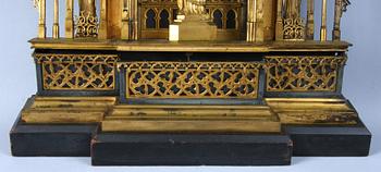 DEL AV ALTARE, mässing o trä, nygotik. 1800/1900-tal.