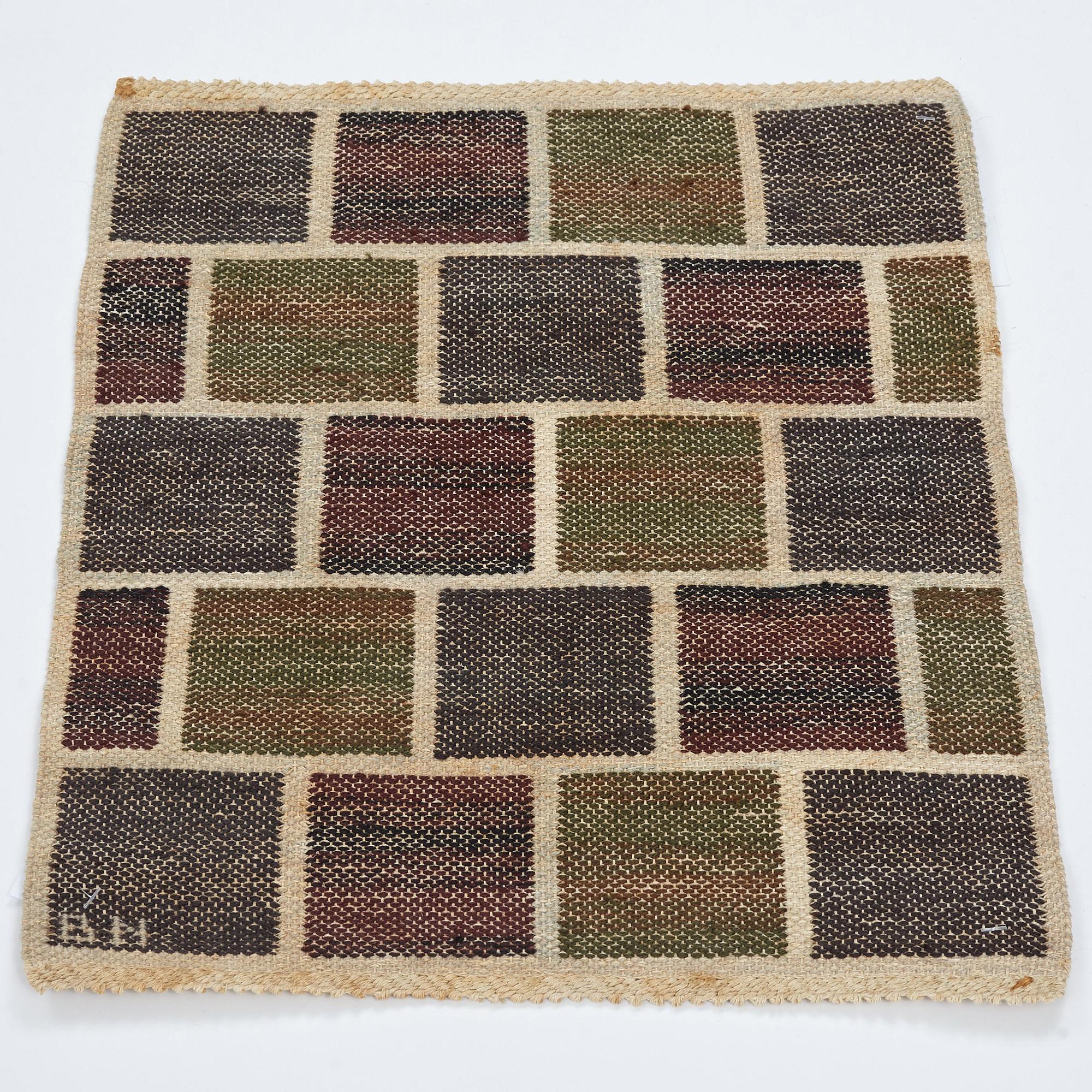 Barbro Nilsson, vävnad, "Kvadrater på linne, mörk", inplock på linnebotten, ca 48-49 x 39-40 cm, signerad BN.
