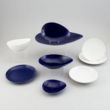 Hertha Bengtson. 44 pcs of the tableware "Blue fire" (Blå Eld) from Rörstrand.