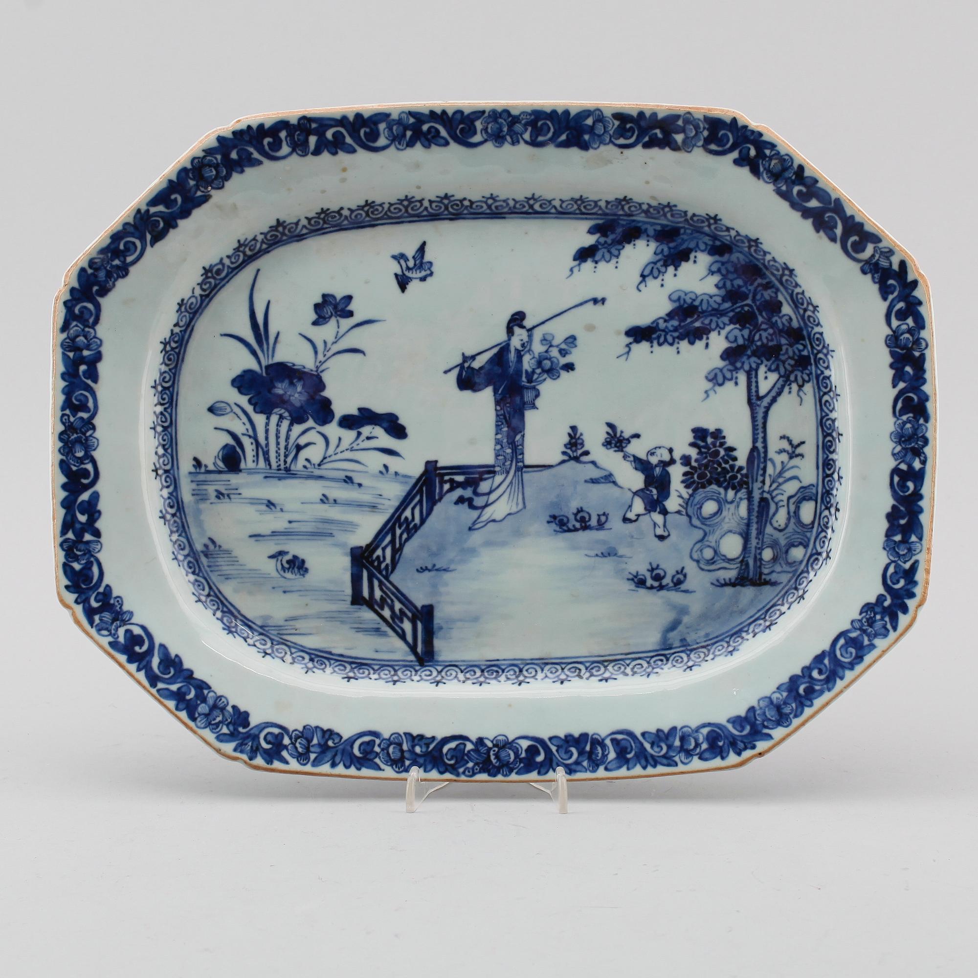 STEKFAT, porslin, Kina, Qianlong 1736-1795.
