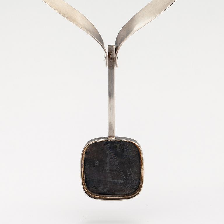 Olavi Wehmersuo, A sterling silver neckalce with a spectrolite. Kaunis Koru, Helsinki 1974.