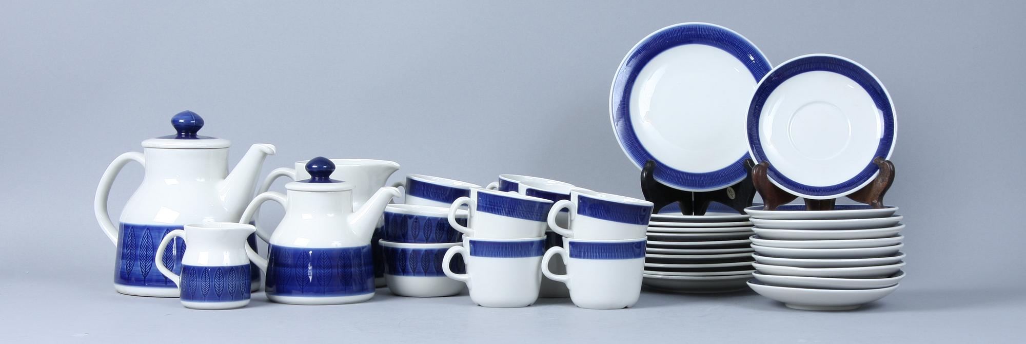 KAFFESERVISDELAR, 27 st, porslin, "Koka blå" Herhta Bengtsson, Rörstrand.