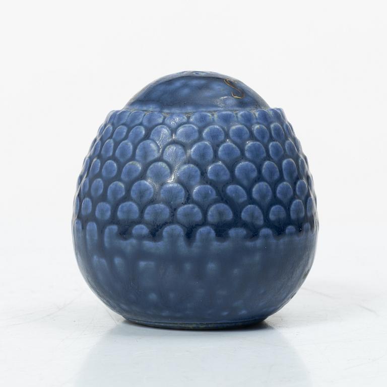 Kåge Verkstad, a set of three ceramic bowls and a small dish, Gustavsberg, Sweden, 1957-61.