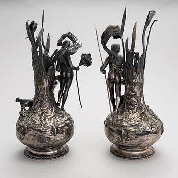Vaser, 2 st, försilvrad metall, art nouveau, WMF, 1900-talets början.
