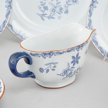 37 pieces of porcelain tableware from Rörstrand, model "Ostindia", second half of the 20th century.