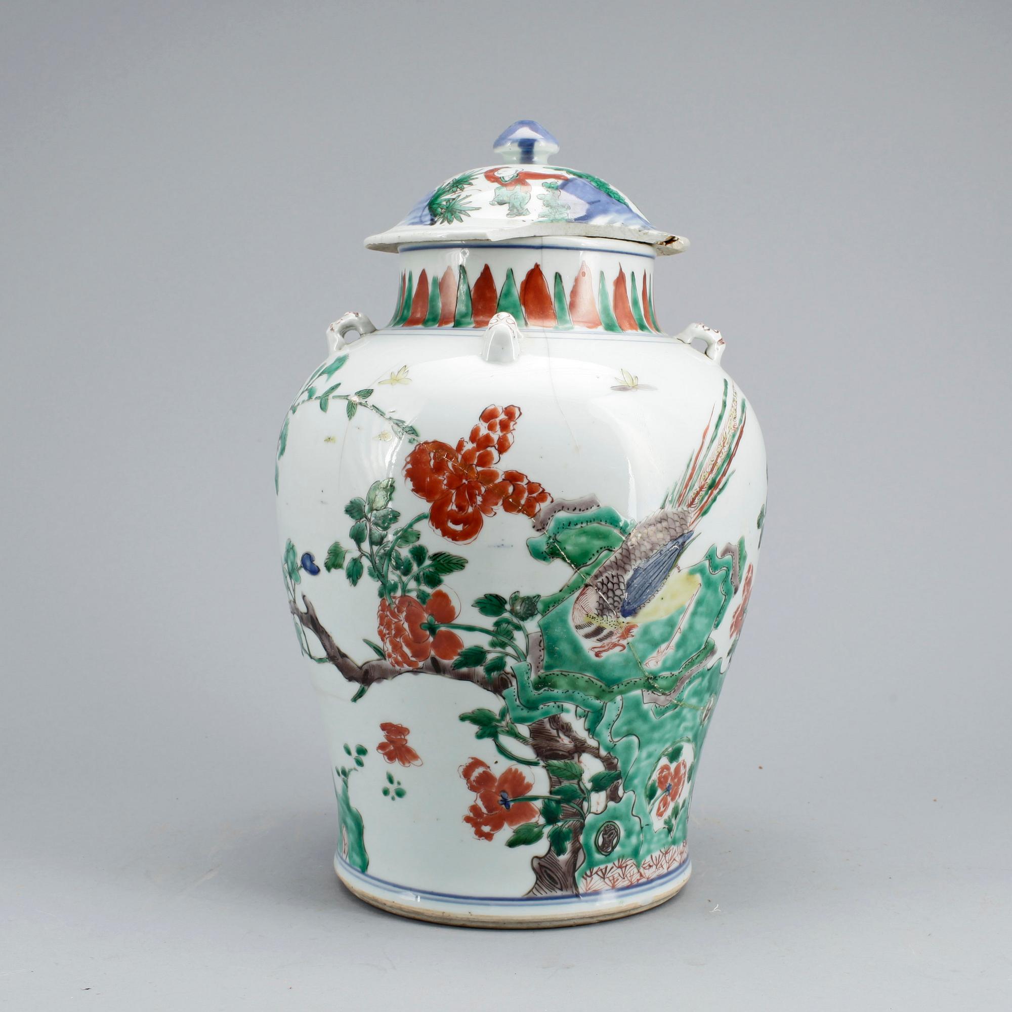 URNA, porslin, Kina, sannolikt Transition (1621 - 1684).