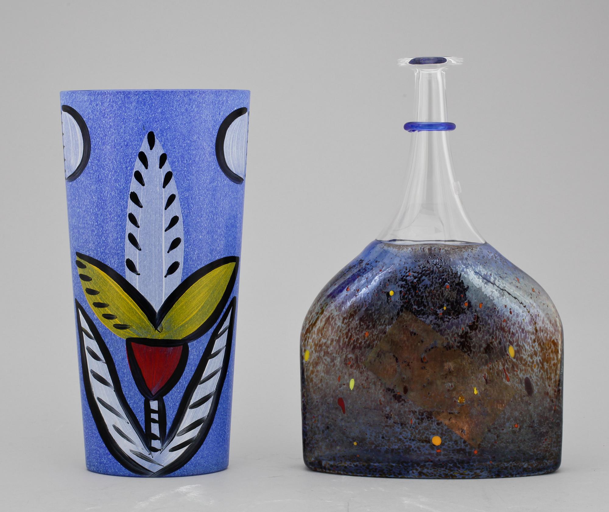 VAS OCH FLASKA, Ulrica Hydman-Vallien och Bertil Vallien, Kosta, sign.