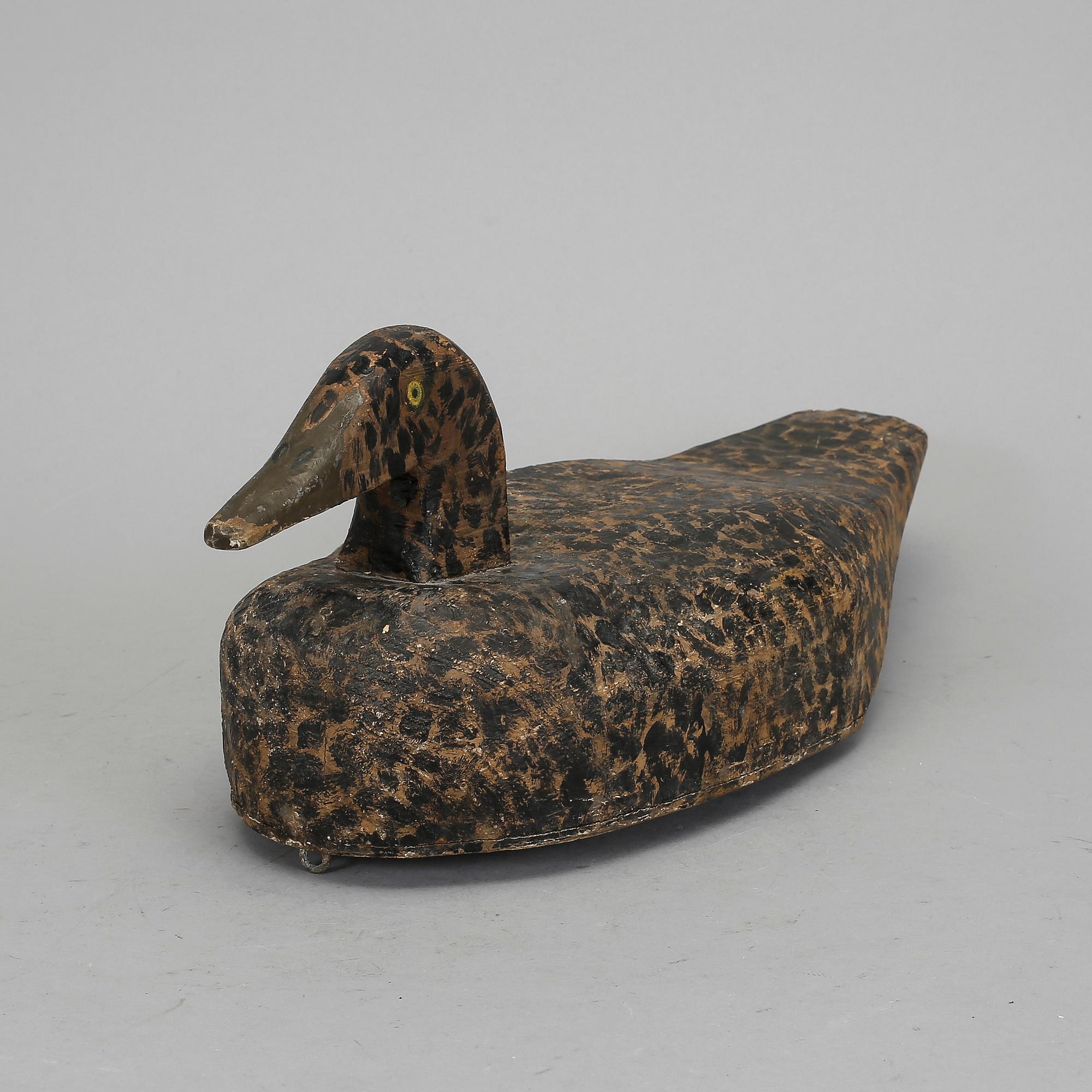 VETTE, bemålat trä, 1900-talets första del.