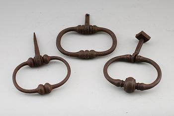 DÖRRKLÄPPAR, 3 st, smide, barock, 1600-/1700-tal.