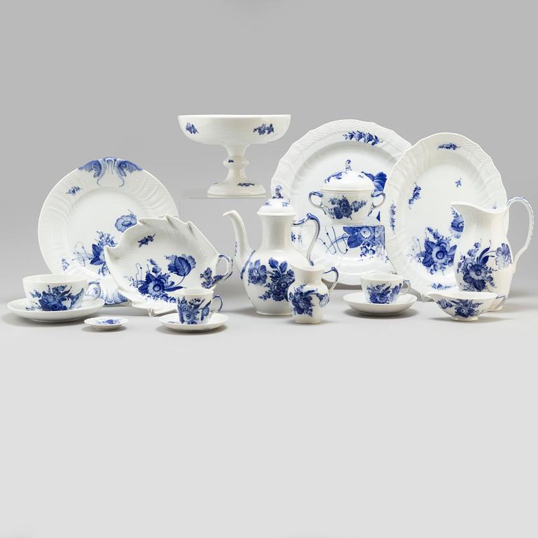 A 93 pieces porcelain 'Blå bomst' dinner service from Royal Copenhagen.