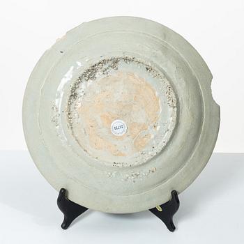 A blue and white Swatow plate from the Bihn Thuan Shipwreck, China, eartly 17th century, Ming dynasty.