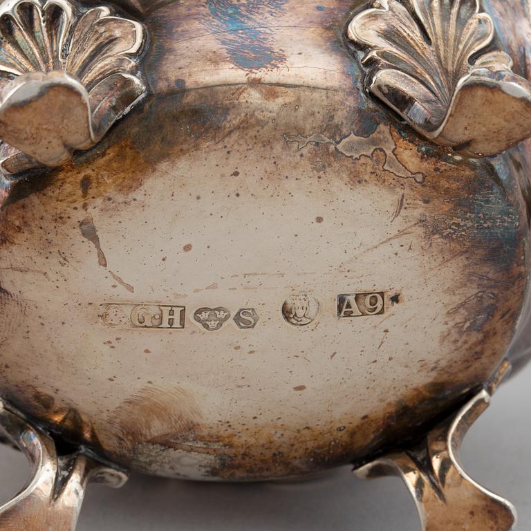Cg Hallberg, a Rococo style three piece silver service, Stockholm 1951,