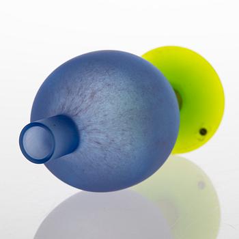 A DECANTER, "Oz" Pro Arte, signed Oiva Toikka, Nuutajärvi.