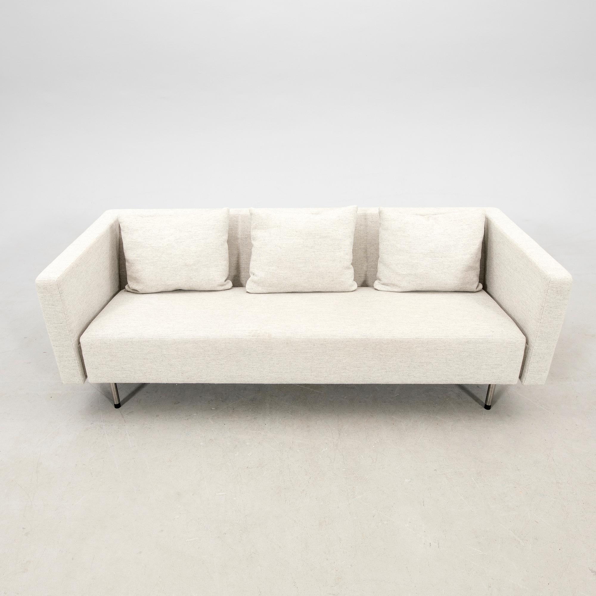 Jonas Lindvall, soffa, "Mata Hari", formgiven 2004, tillverkad av deNord.