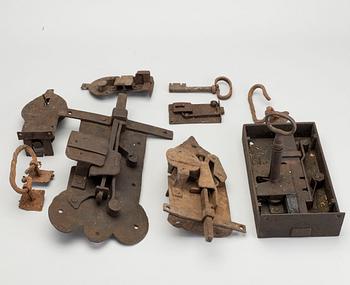 LÅS OCH BESLAG smide 17/1800-tal.