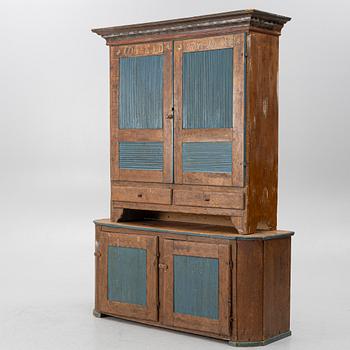 Skåp, allmoge, daterat 1818.