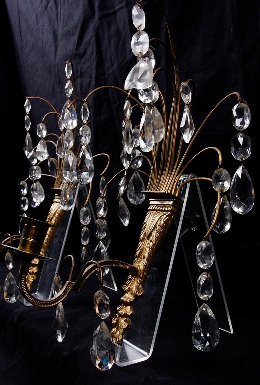 VÄGGLYSTRAR, ett par, empirestil. 1900-talets andra hälft.