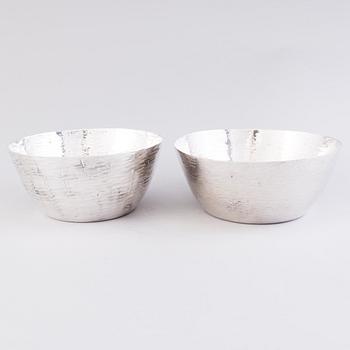 TAPIO WIRKKALA, skålar 2 st, silver Hopeakeskus/Kultakeskus, Tavastehus 1966 och 1986.