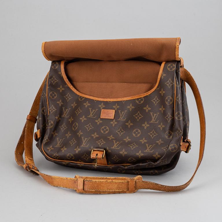 LOUIS VUITTON, a 'Saumur 35' bag.