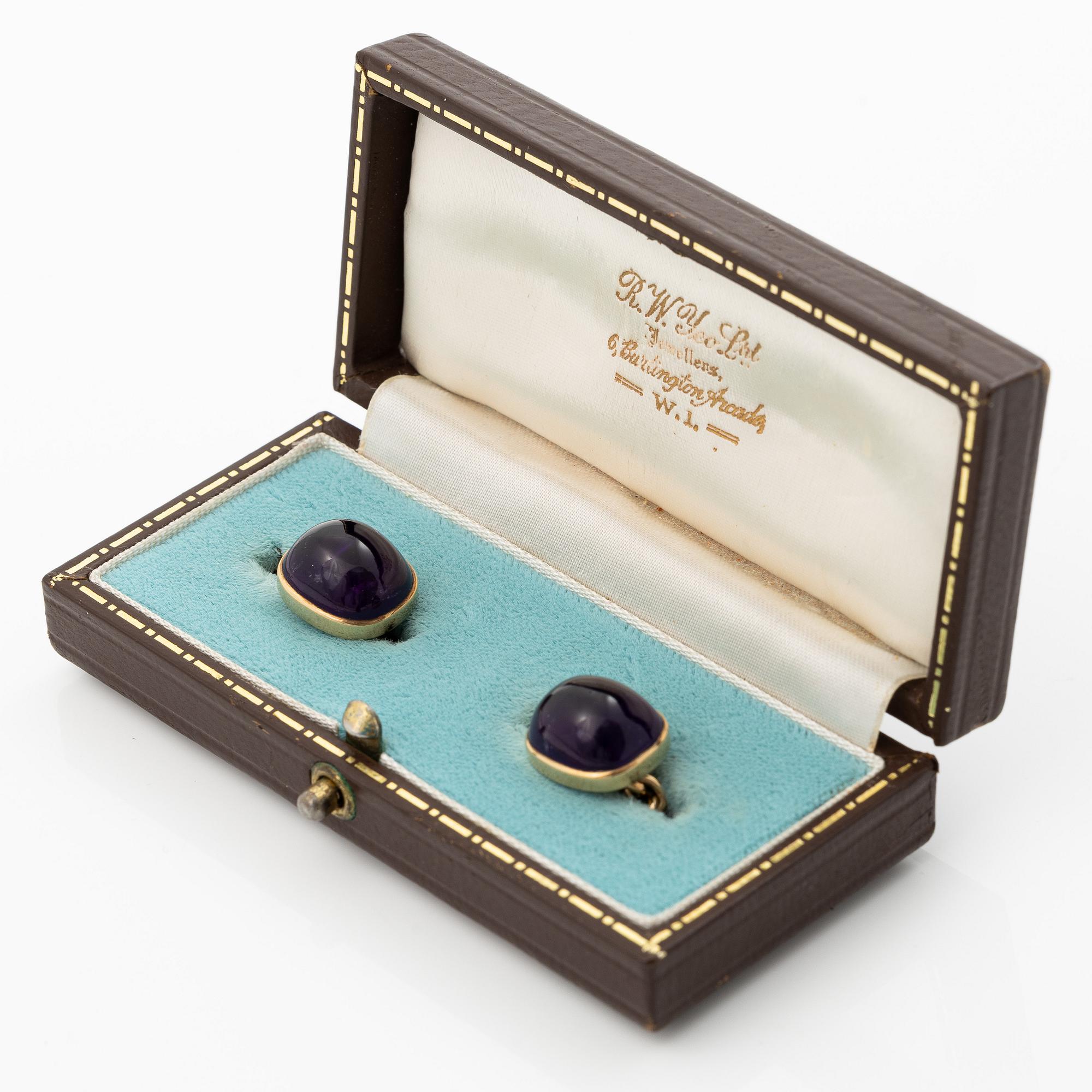 Cufflinks, 9K gold with cabochon-cut amethysts, case marked "R.W. Yeo Ltd, Jewellers, 6, Burlington Arcade, W.1.