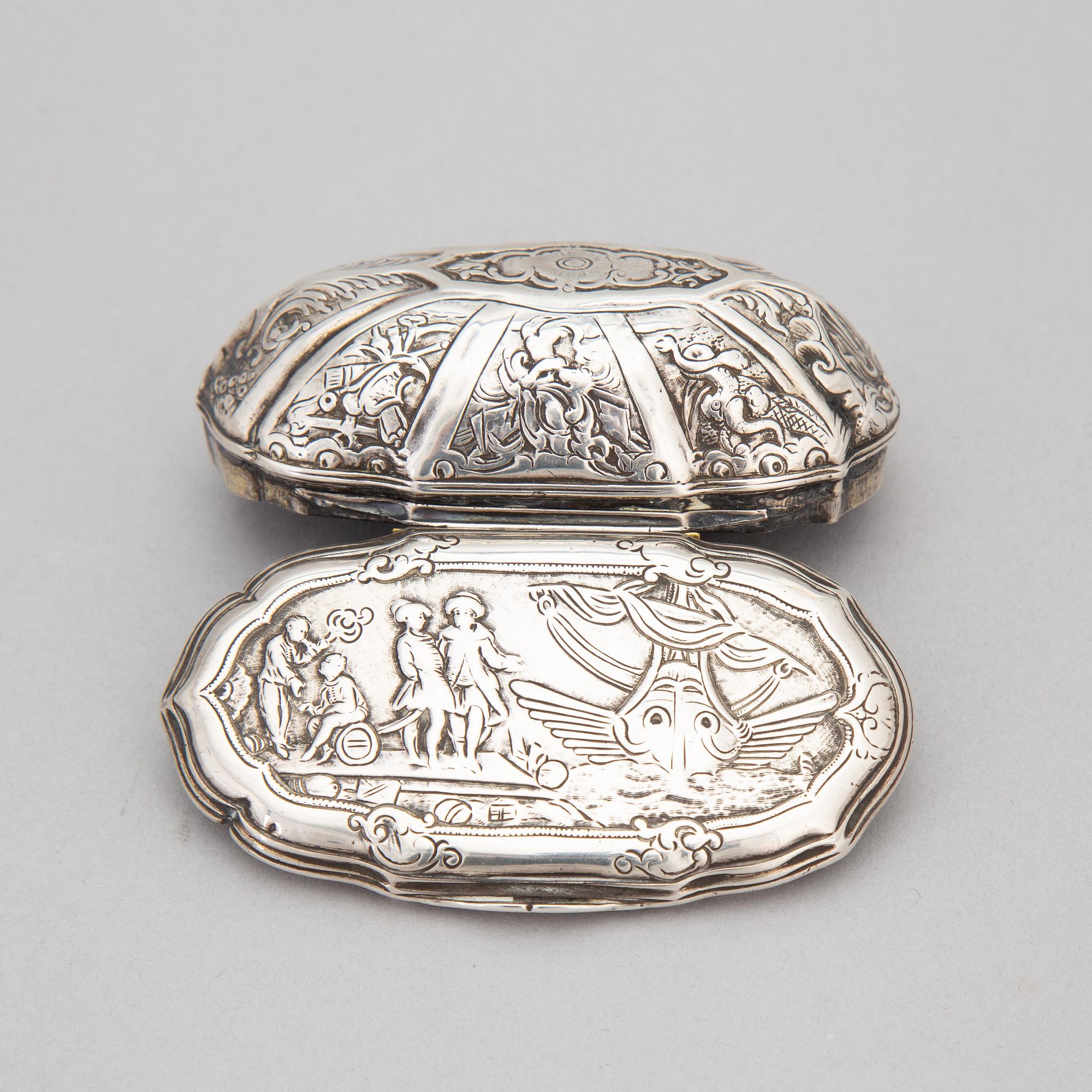 Dosa, silver, otydliga sannolikt franska stämplar 1700-tal.