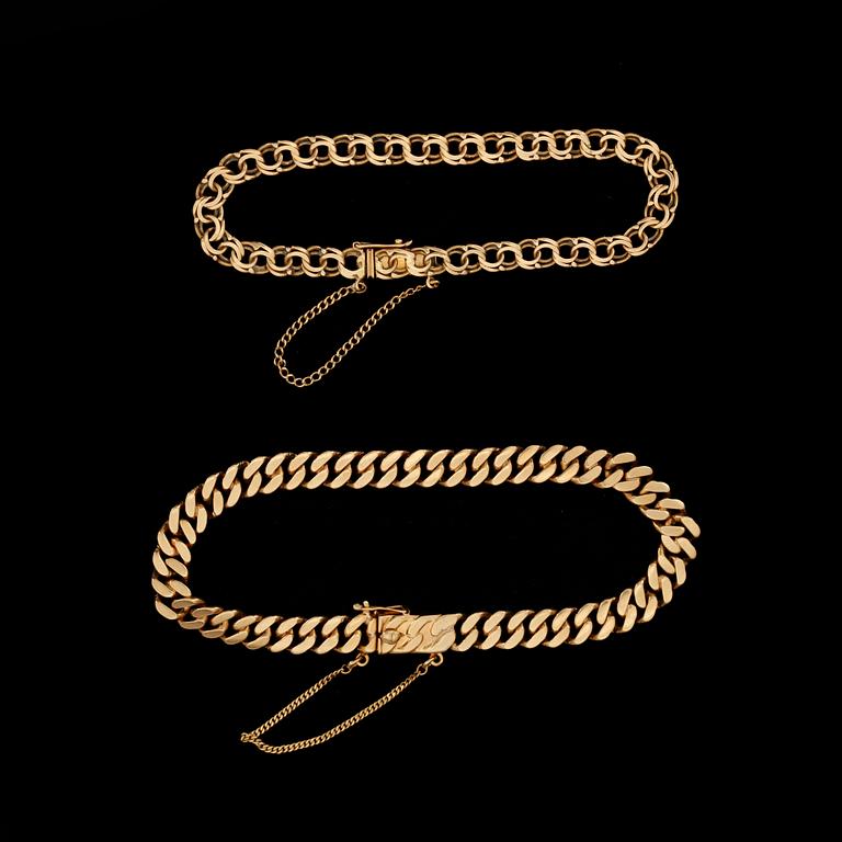 ARMBAND, 2 st, guld 18k, Gustaf Dahlgren & Co, Malmö 1931 resp Guldvaruhuset AB, Stockholm 1945. Tot ca 21 gram.