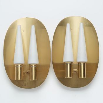 A pair of brass and glass wall sconces by Hans-Agne Jakobsson, Markaryd, second half of the 20th century.