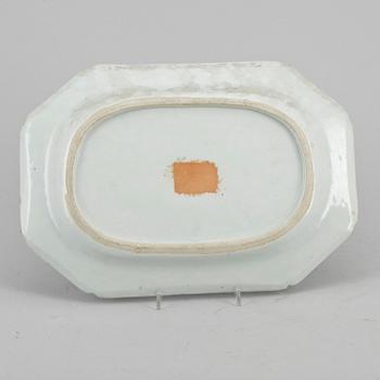 STEKFAT, porslin, Kina, Qing dynastin, Qinalong (1735-96).