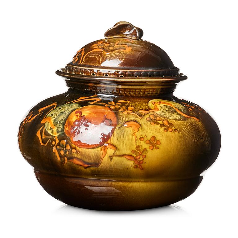 Rookwood pottery, a ceramic jar with cover, Cincinnati, USA 1888, model 326.