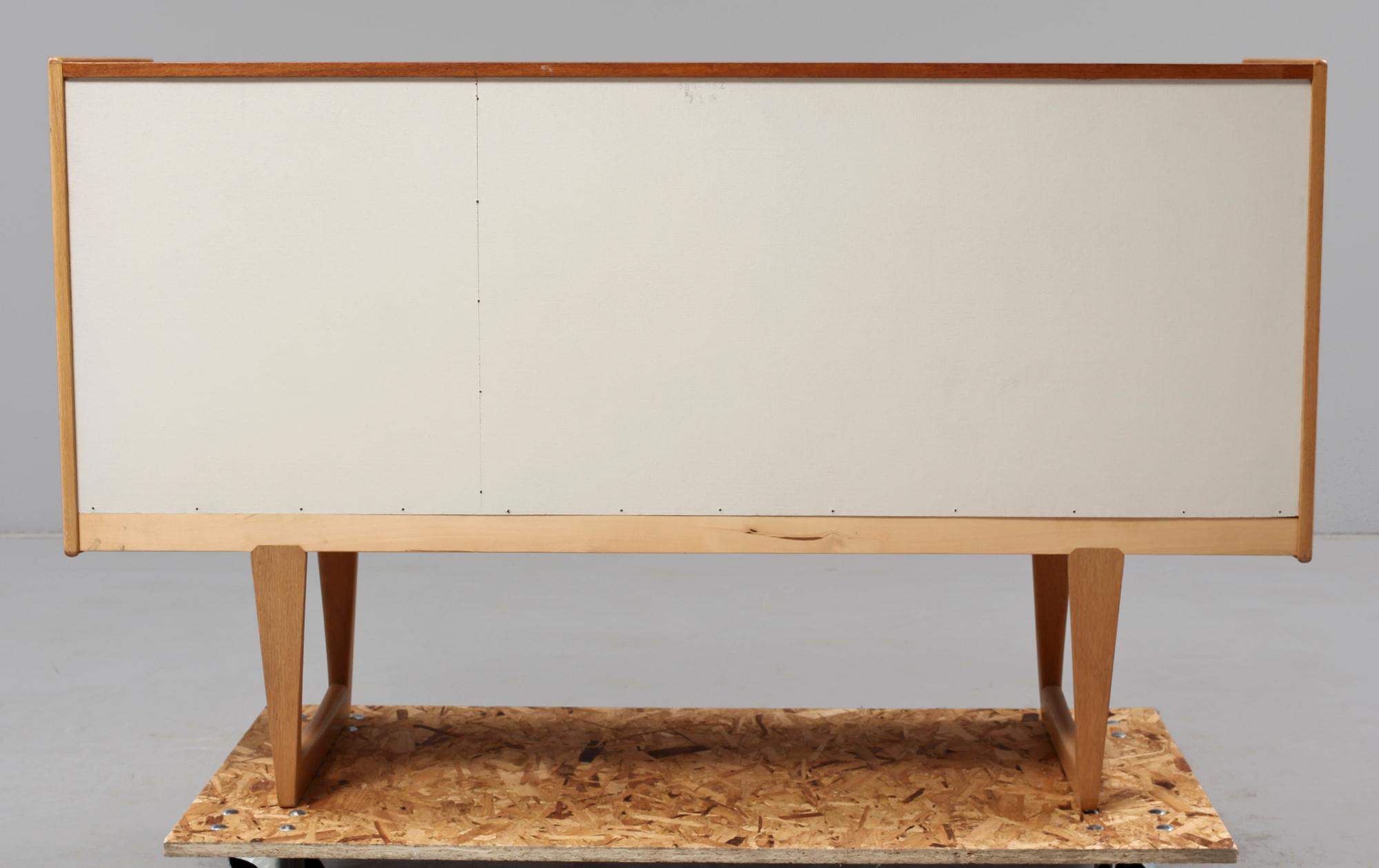 SIDEBOARD, ur "Tokyo"-serien, Yngvar Sandström för Nordiska Kompaniet, 1960-tal.