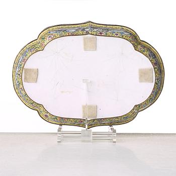 An enamel on copper flower pot, Qing dynasty, Qianlong (1736-95).