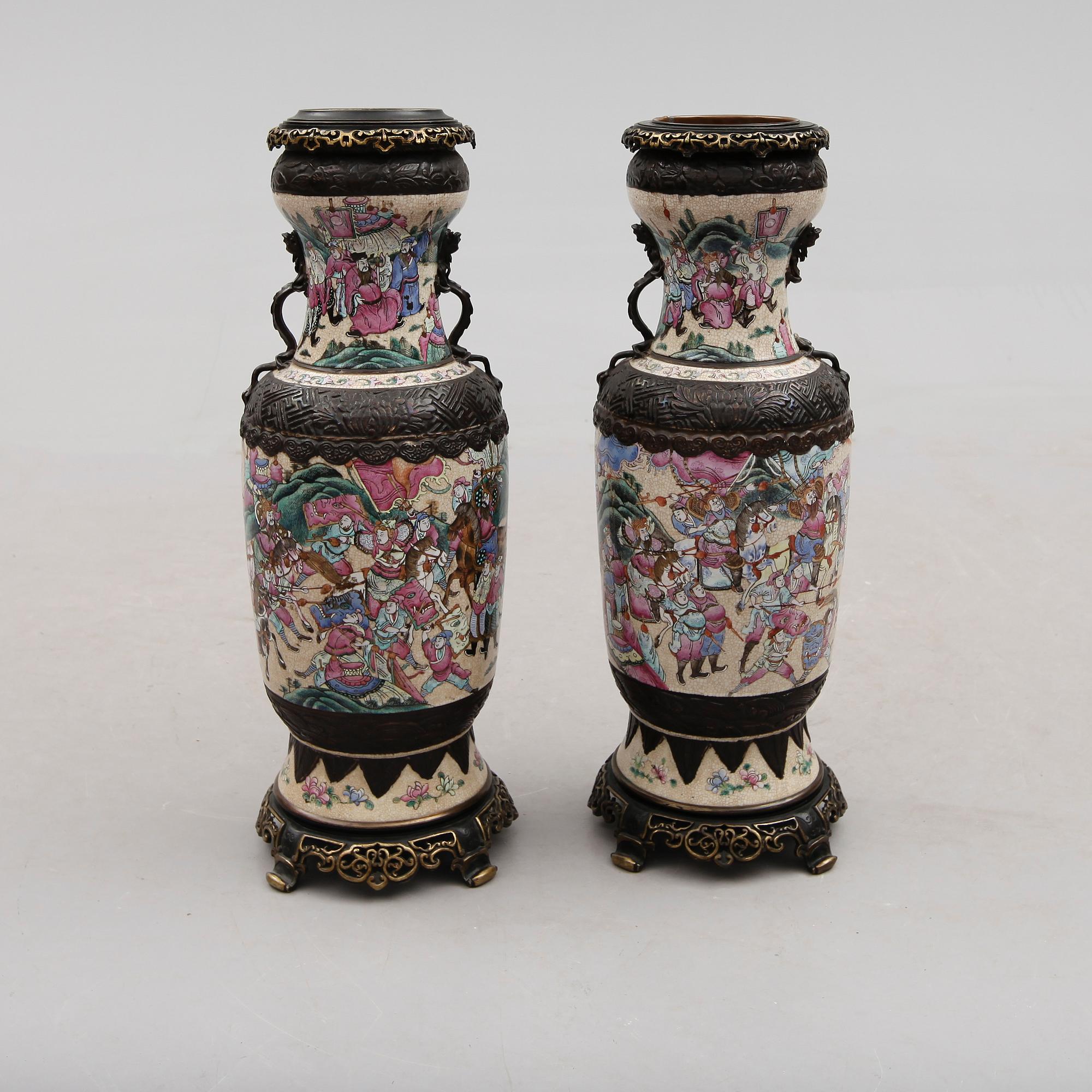 GOLVVASER, 2 st, porslin, Japan, 1900-tal.