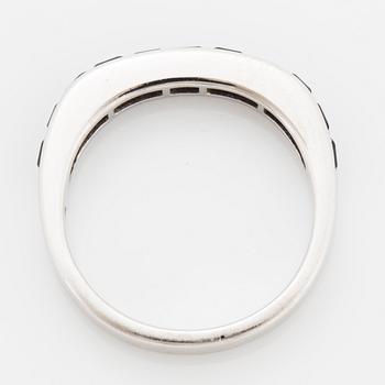 Calibré-cut sapphire ring.