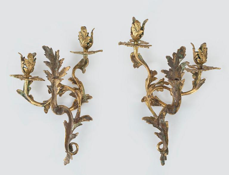 VÄGGLAMPETTER ett par, Rokokostil, 1900-talets första hälft.