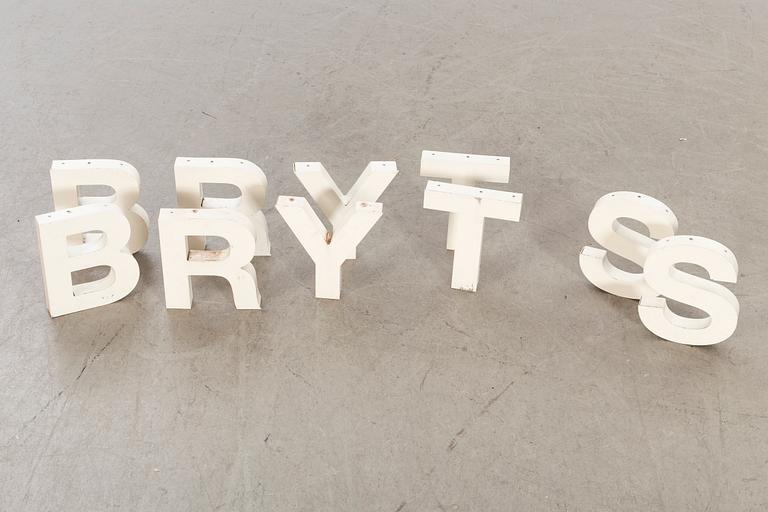 10 20th century signlettering.