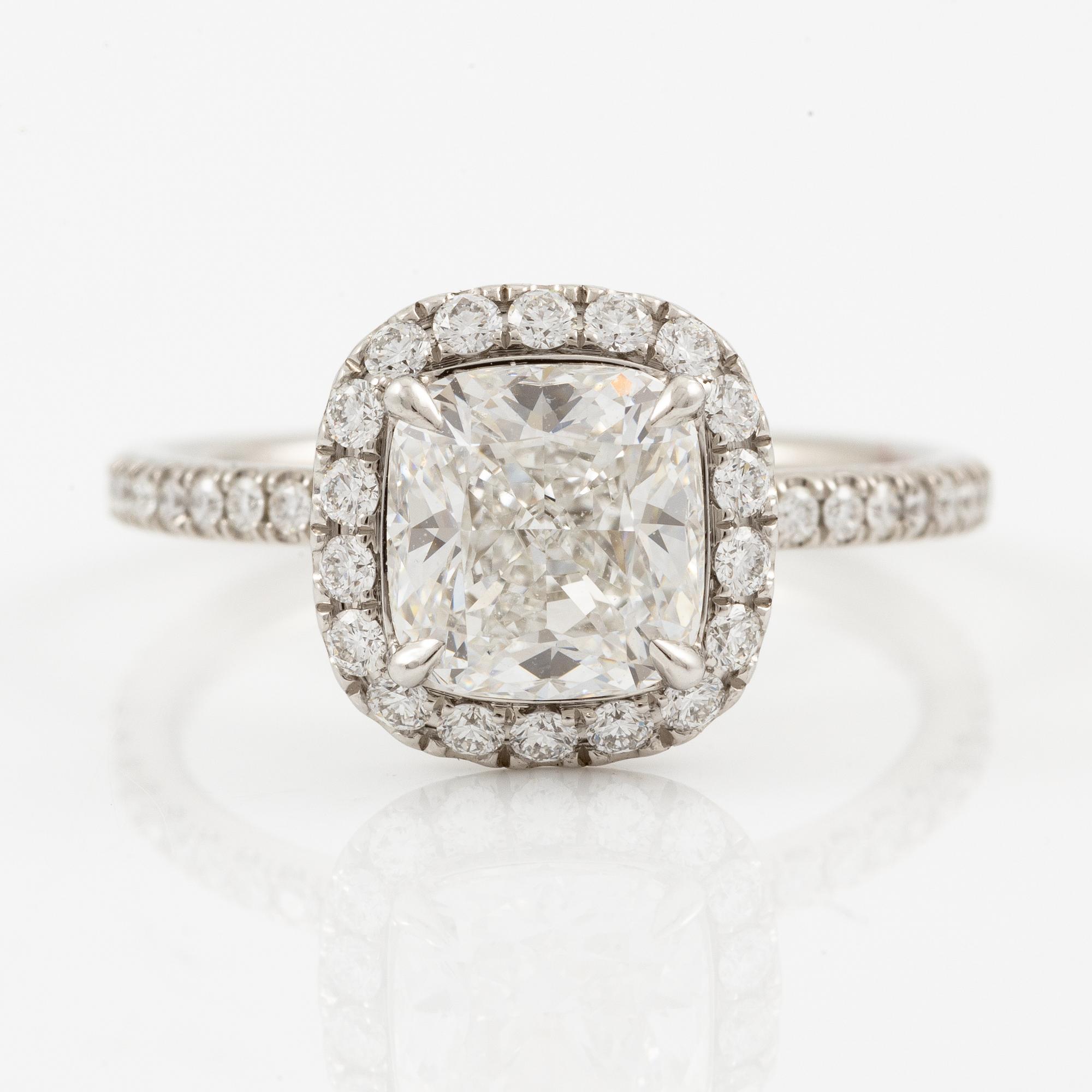 Harry Winston, Ring "The One", platinum with cushion-shaped diamond 1.53 ct.
