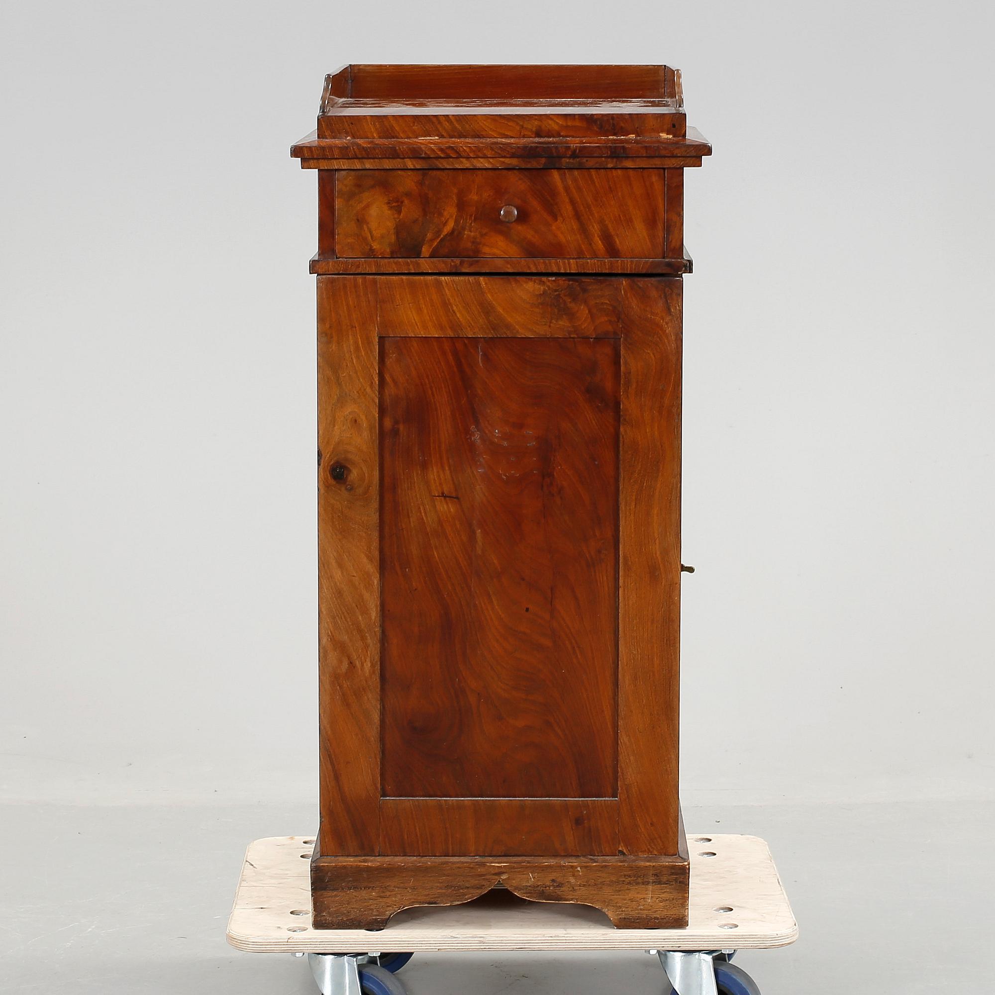 POTTSKÅP, Karl Johan, 1800-talets första hälft.