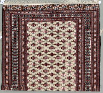 MATTA, semiantik Turkmen/Tekke. Ca 200x132 cm.